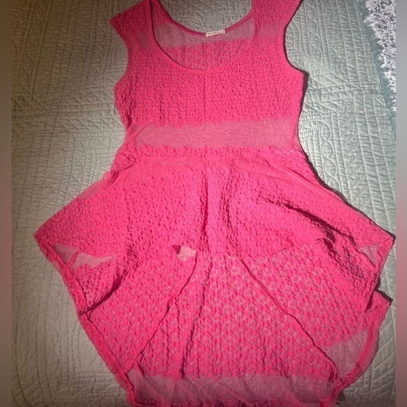 lovely Tops - Pink lace hi/low shirt